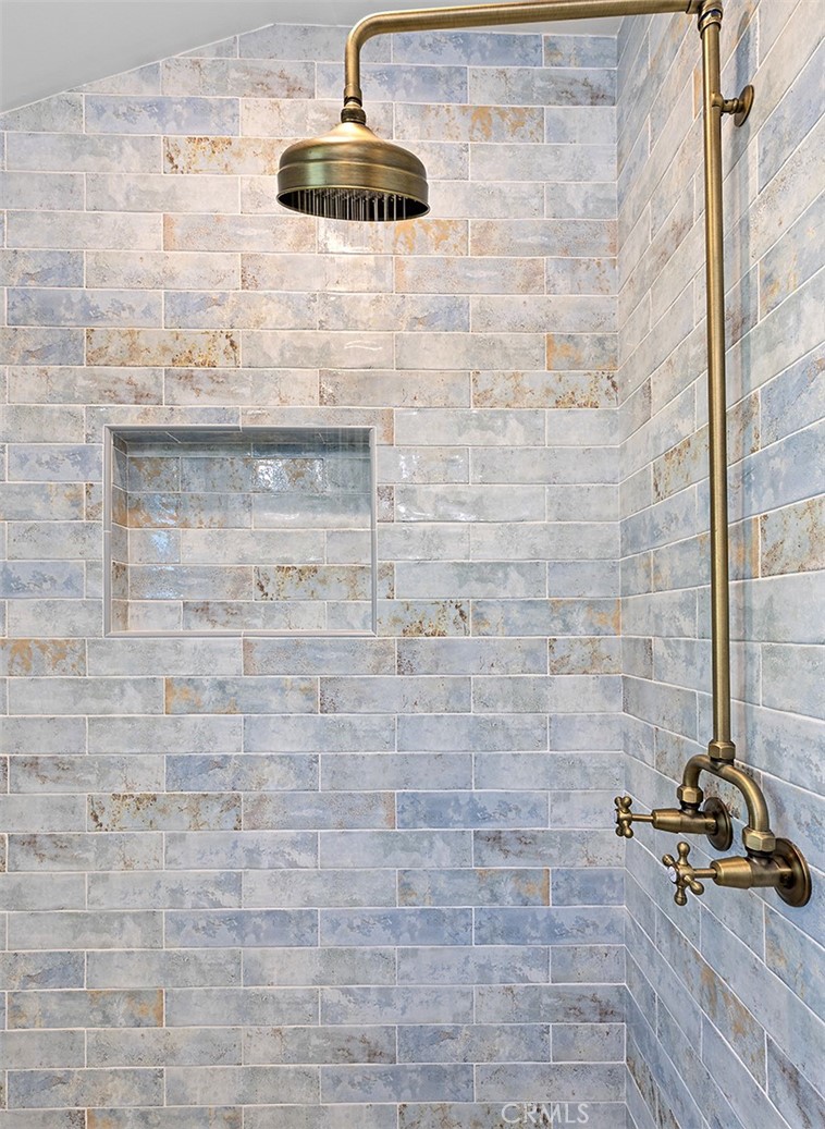 Laguna Beach, California, 92651, United States, 3 Bedrooms Bedrooms, ,2 BathroomsBathrooms,Residential,For Sale,1985330