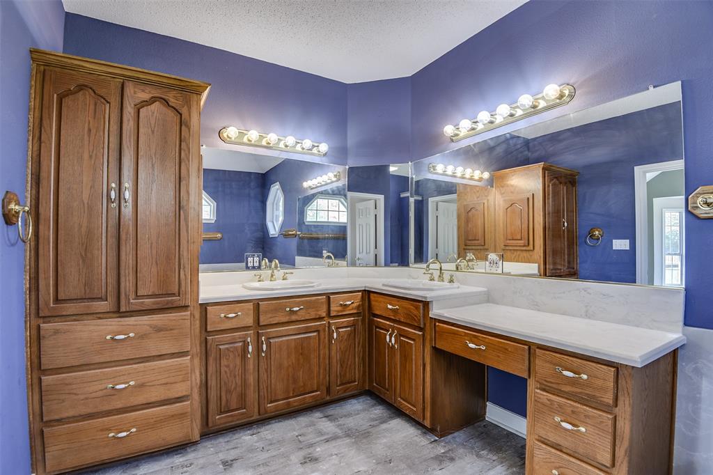 Midlothian, Texas, 76065, United States, 3 Bedrooms Bedrooms, ,4 BathroomsBathrooms,Residential,For Sale,1977991