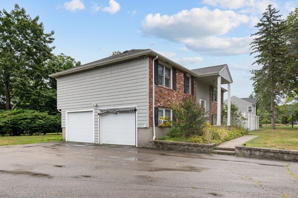 Southborough, Massachusetts, 01772, United States, 4 Bedrooms Bedrooms, ,3 BathroomsBathrooms,Residential,For Sale,1981487