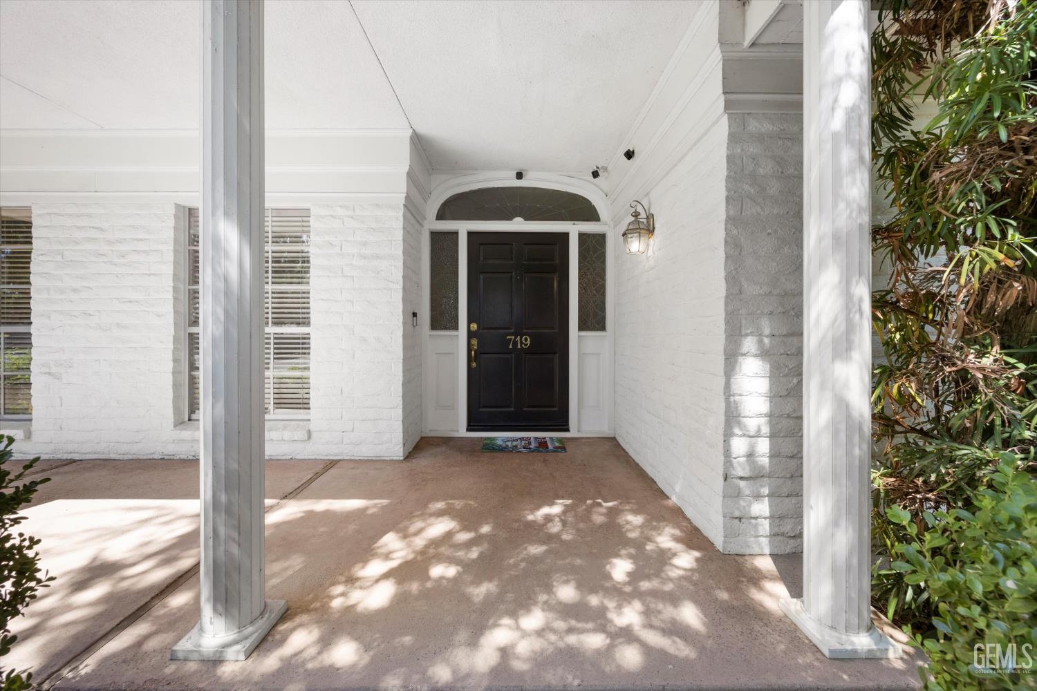Shafter, California, 93263, United States, 5 Bedrooms Bedrooms, ,4 BathroomsBathrooms,Residential,For Sale,1896339