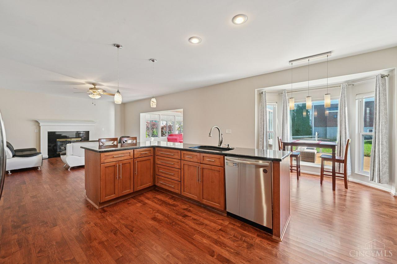 Mason, Ohio, 45040, United States, 5 Bedrooms Bedrooms, ,5 BathroomsBathrooms,Residential,For Sale,1988349