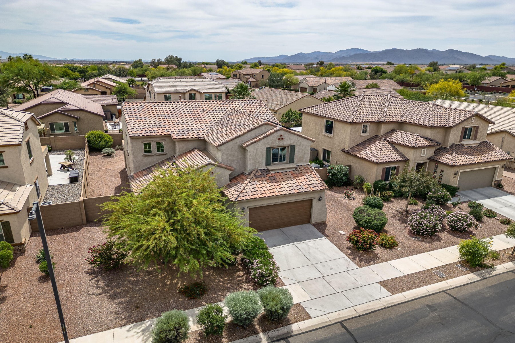  17543 W Buckhorn Trail  Surprise, AZ - 物件實景