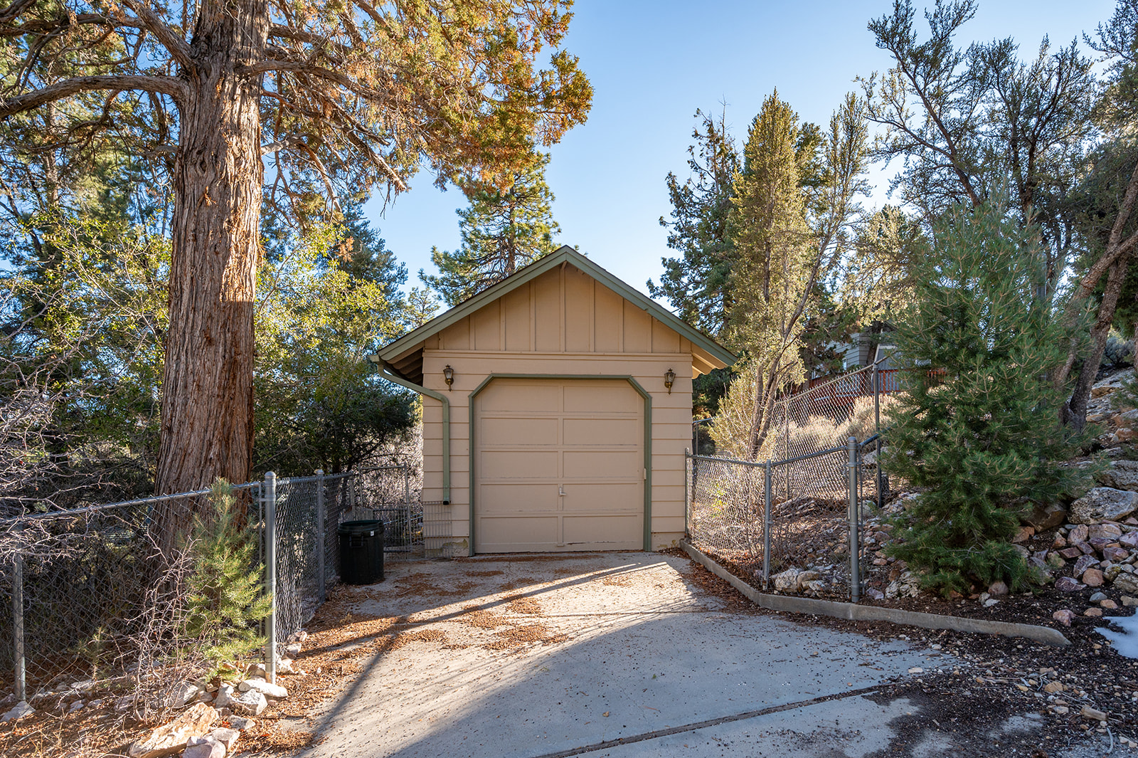 Big Bear City, California, 92314, United States, 4 Bedrooms Bedrooms, ,3 BathroomsBathrooms,Residential,For Sale,2000367