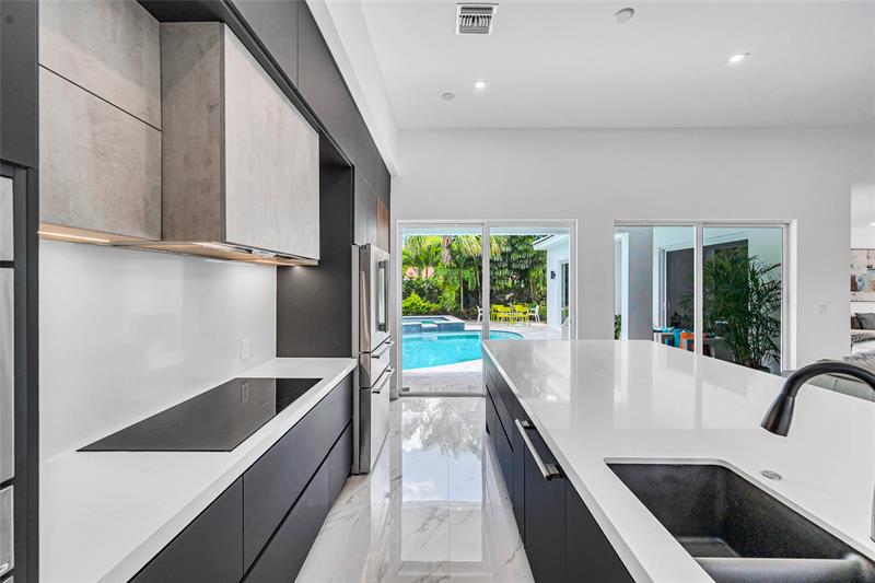 Oakland Park, Florida, 33334, United States, 4 Bedrooms Bedrooms, ,4 BathroomsBathrooms,Residential,For Sale,1990971