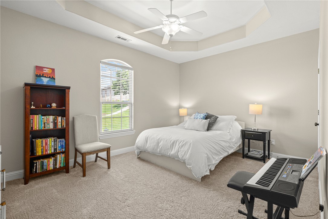 Rogers, Arkansas, 72758, United States, 5 Bedrooms Bedrooms, ,5 BathroomsBathrooms,Residential,For Sale,1902626