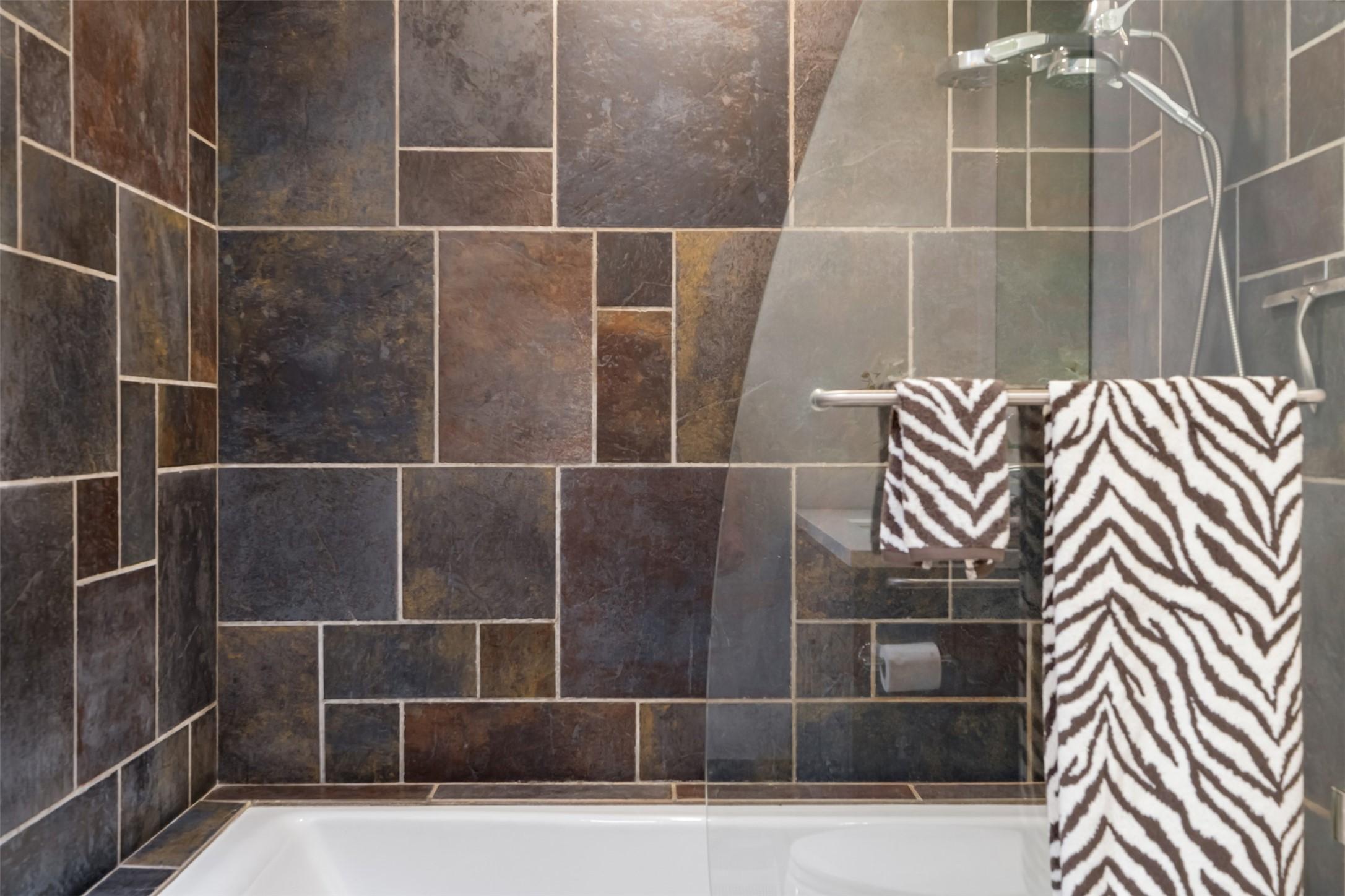 Santa Fe, New Mexico, 87505, United States, 2 Bedrooms Bedrooms, ,2 BathroomsBathrooms,Residential,For Sale,1994705