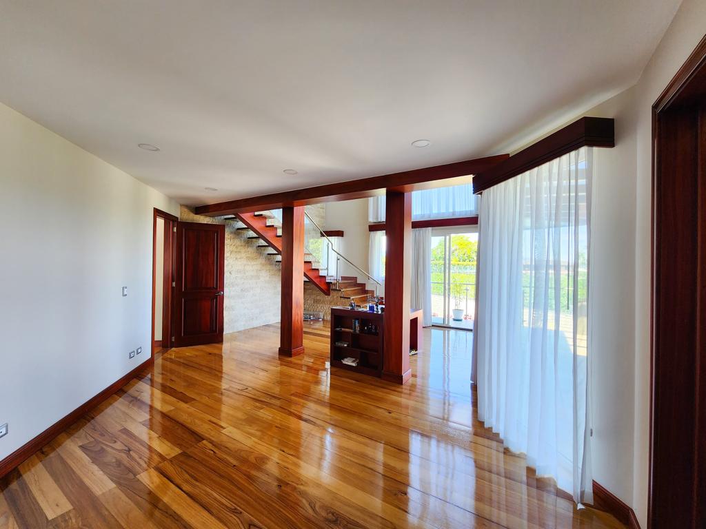 Curridabat, Curridabat, San Jose, CR, 6 Bedrooms Bedrooms, ,7 BathroomsBathrooms,Residential,For Sale,Curridabat,1587516