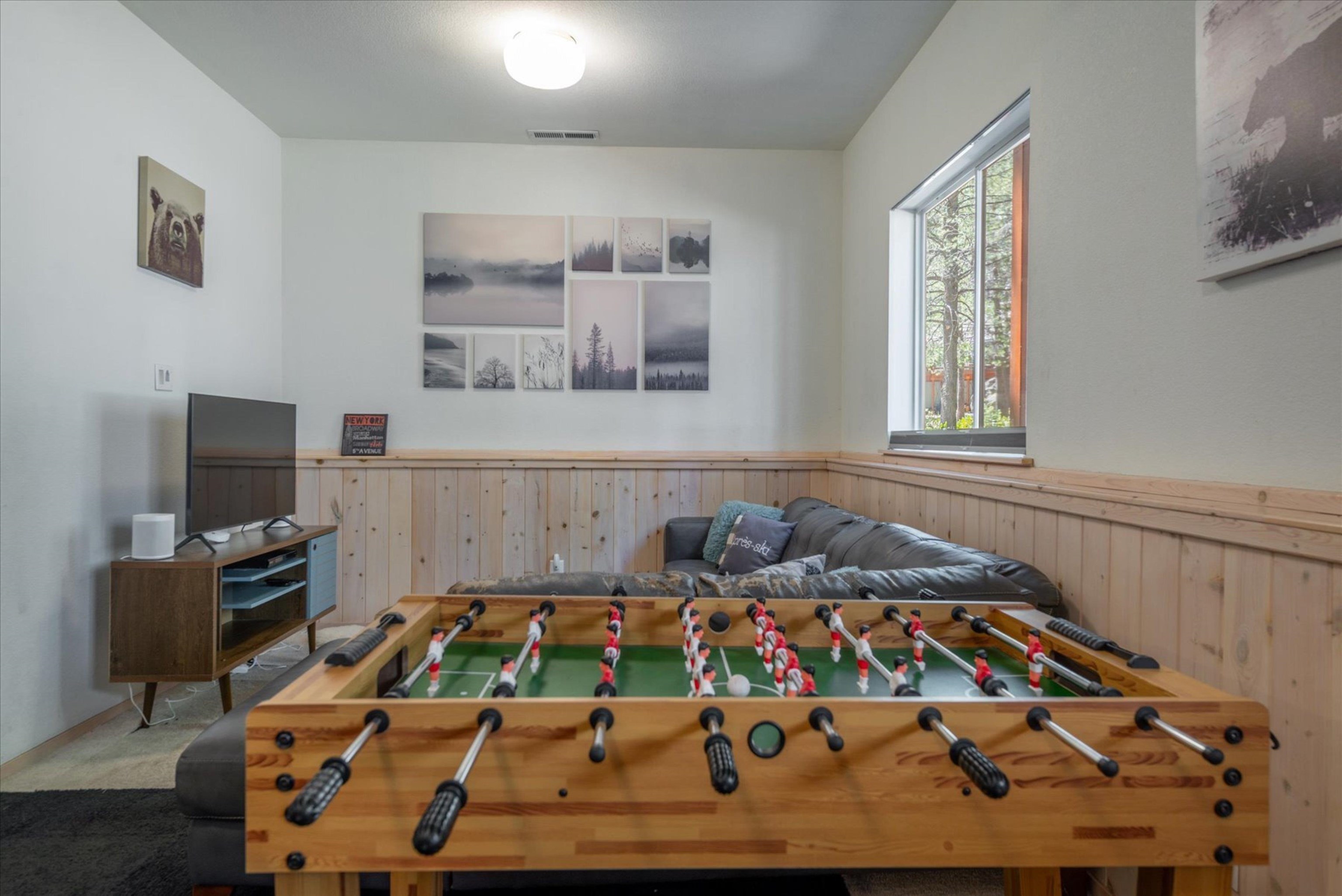 Truckee, California, 96161, United States, 3 Bedrooms Bedrooms, ,2 BathroomsBathrooms,Residential,For Sale,1939259