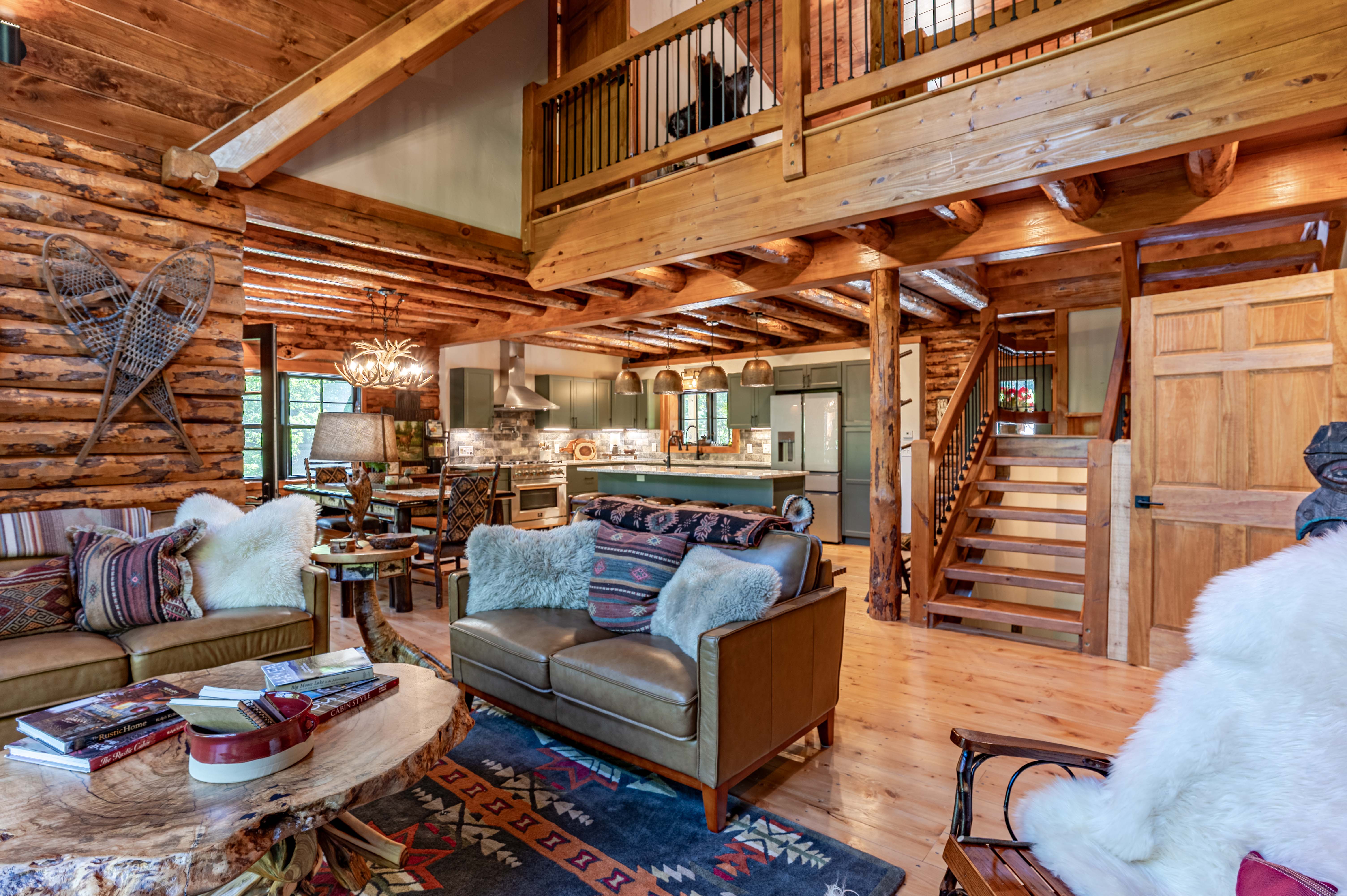  Log Cabin with Flair - 物件實景