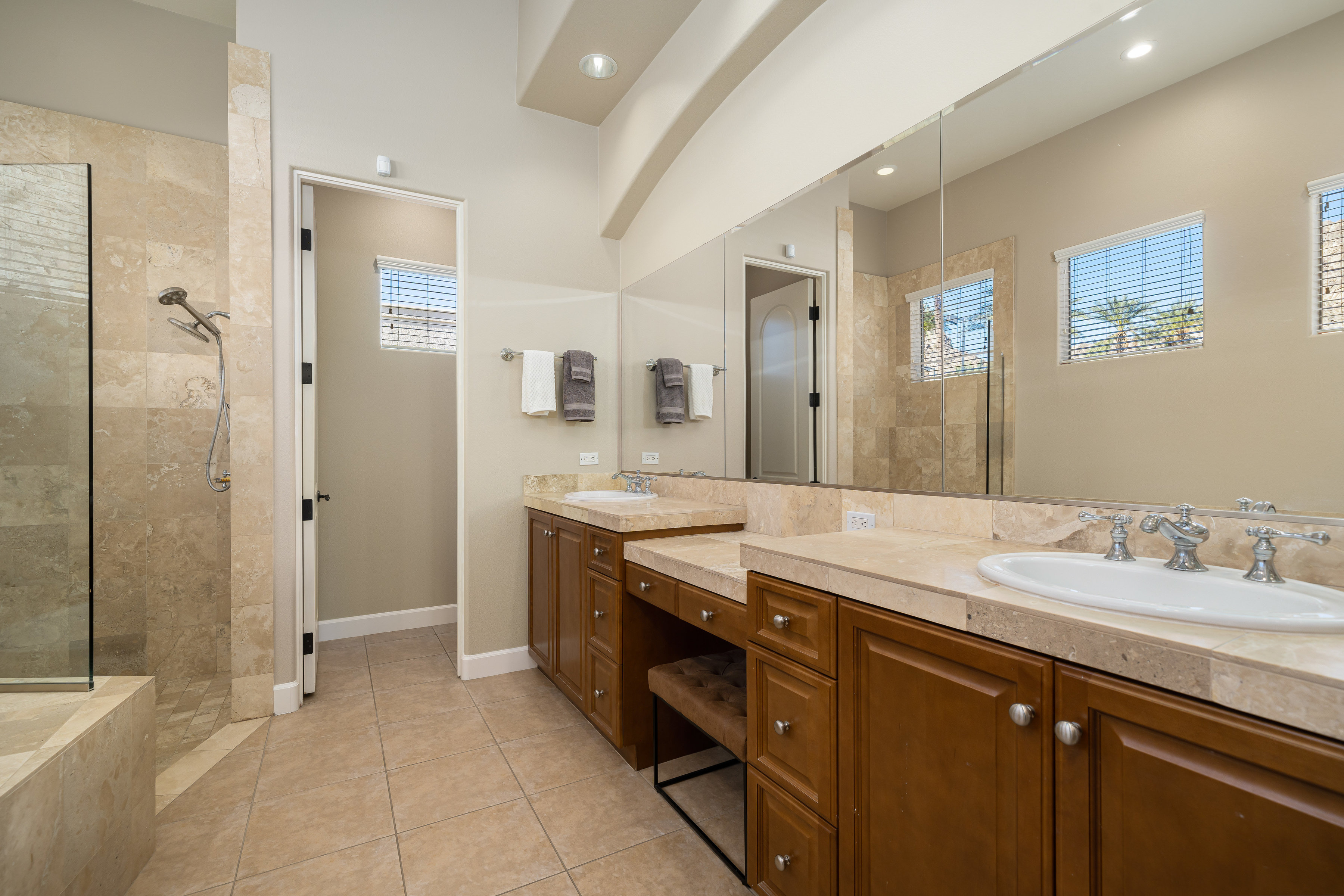  South Facing Gated La Quinta Pool Home - 物件實景
