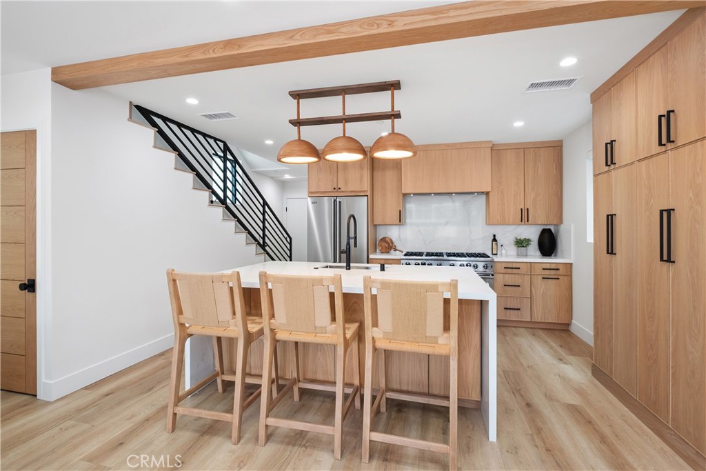 Newport Beach, California, 92663, United States, 5 Bedrooms Bedrooms, ,6 BathroomsBathrooms,Residential,For Sale,1993408