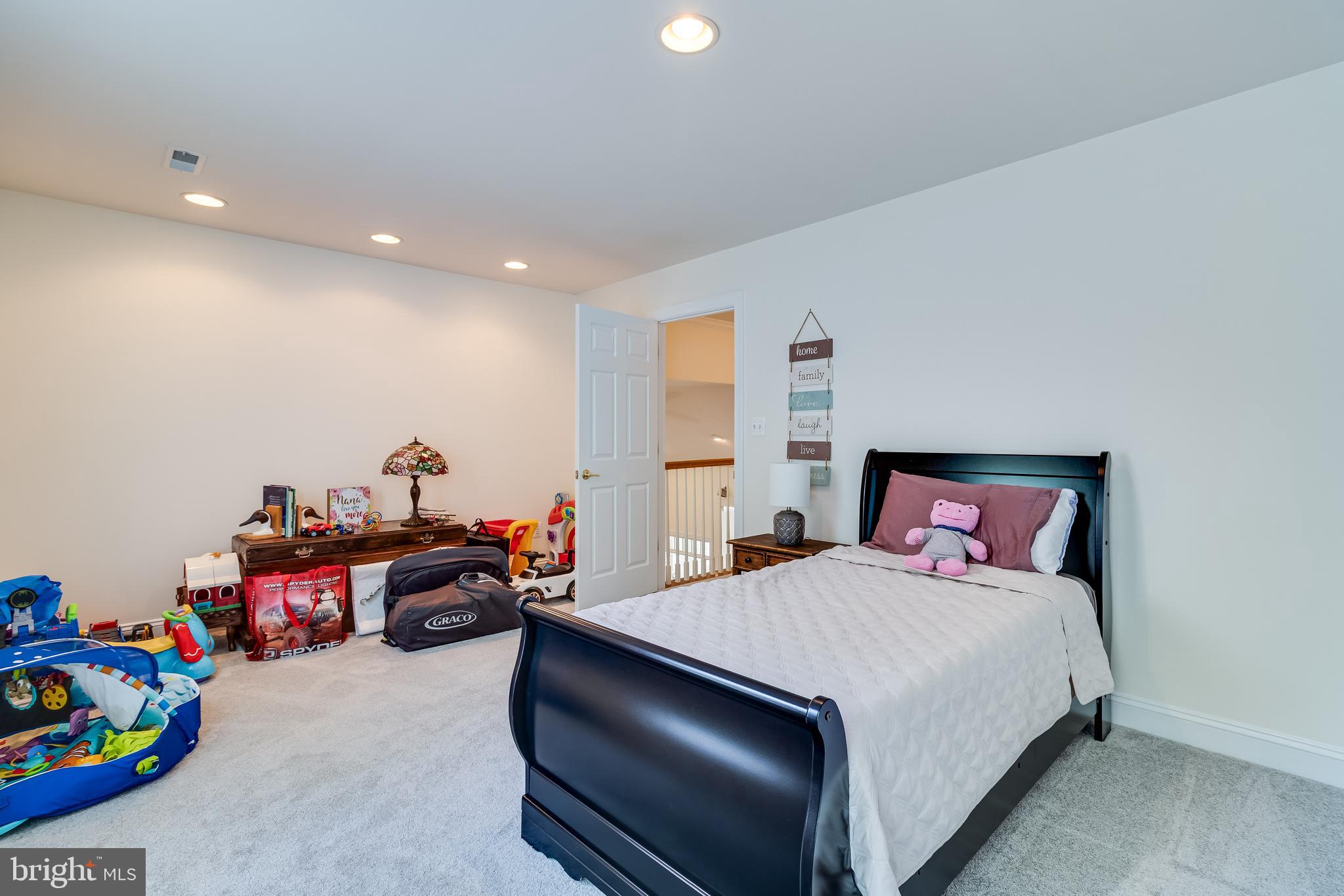 Swan Point, Maryland, 20645, United States, 5 Bedrooms Bedrooms, ,4 BathroomsBathrooms,Residential,For Sale,2008608