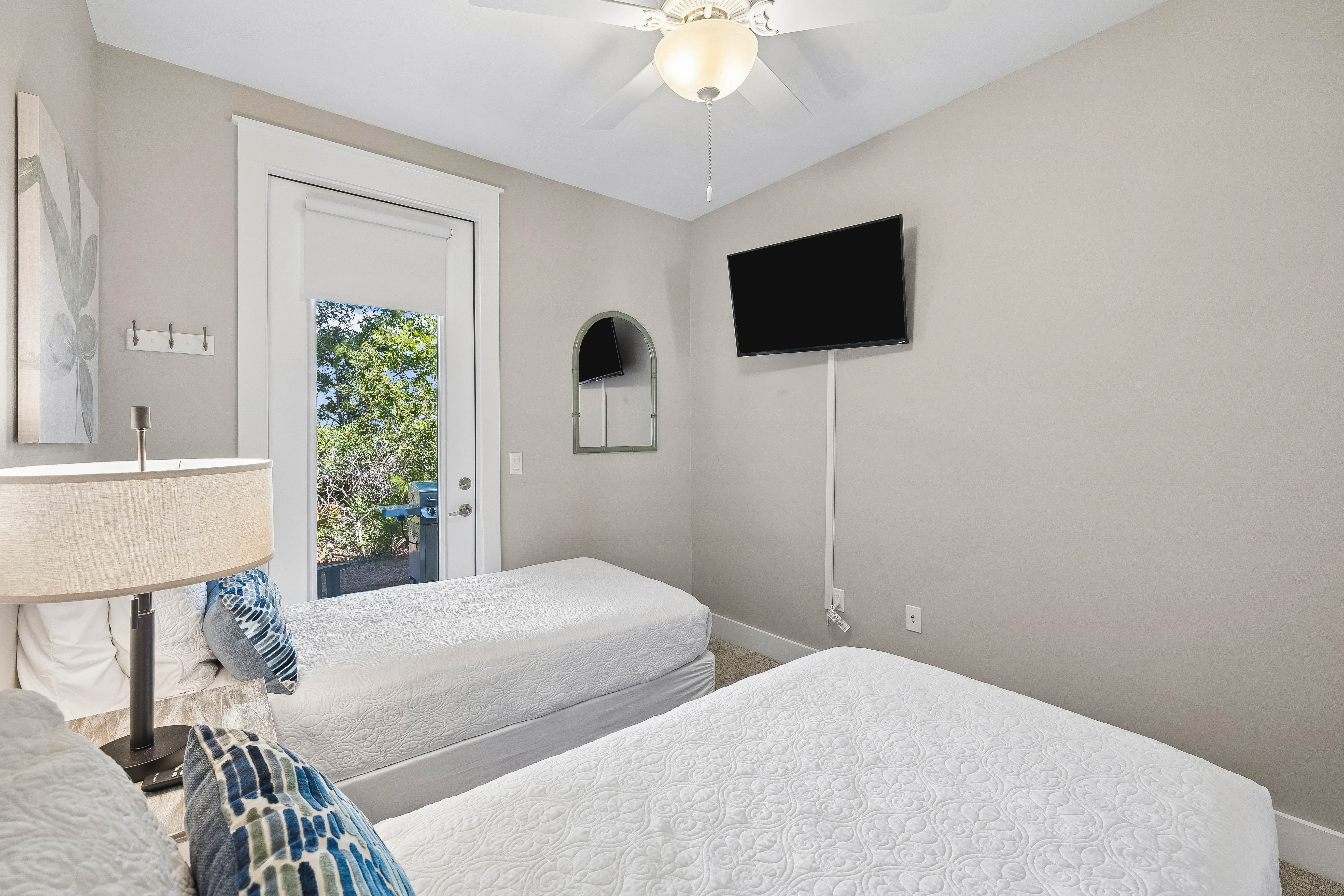  Furnished Seagrove Retreat with Garage Steps from the Pool & Near the Beach - 物件實景