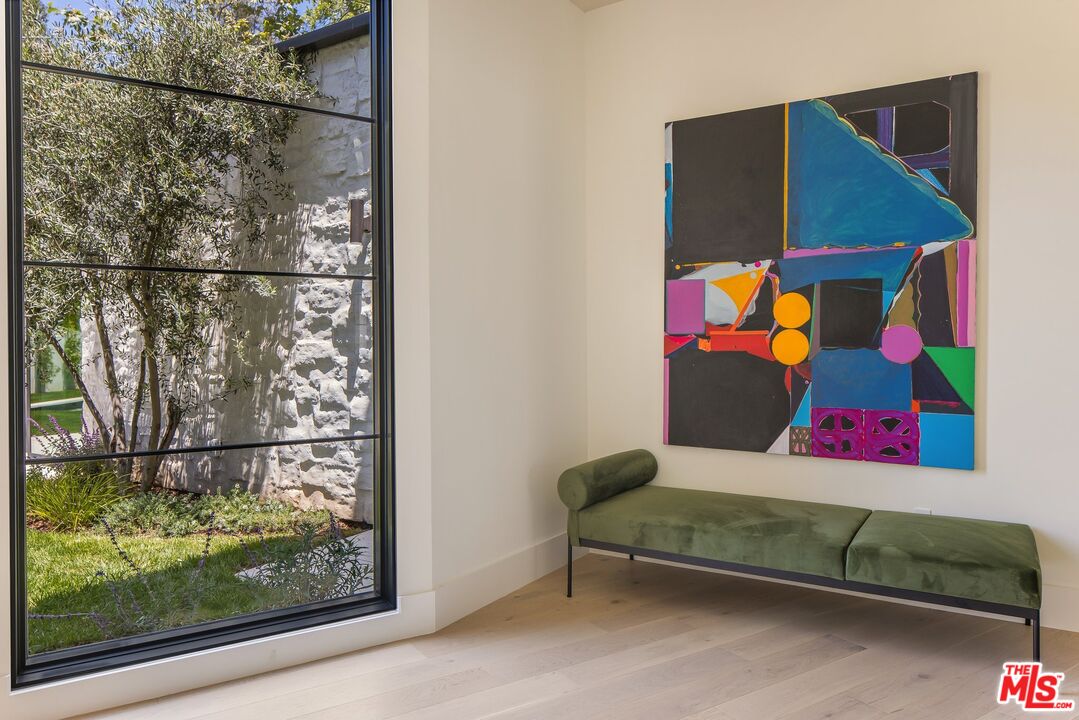 Los Angeles, California, 90049, United States, 5 Bedrooms Bedrooms, ,3 BathroomsBathrooms,Residential,For Sale,1949857