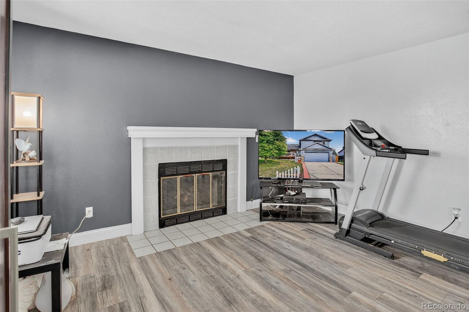 Littleton, Colorado, 80127, United States, 4 Bedrooms Bedrooms, ,2 BathroomsBathrooms,Residential,For Sale,1892660