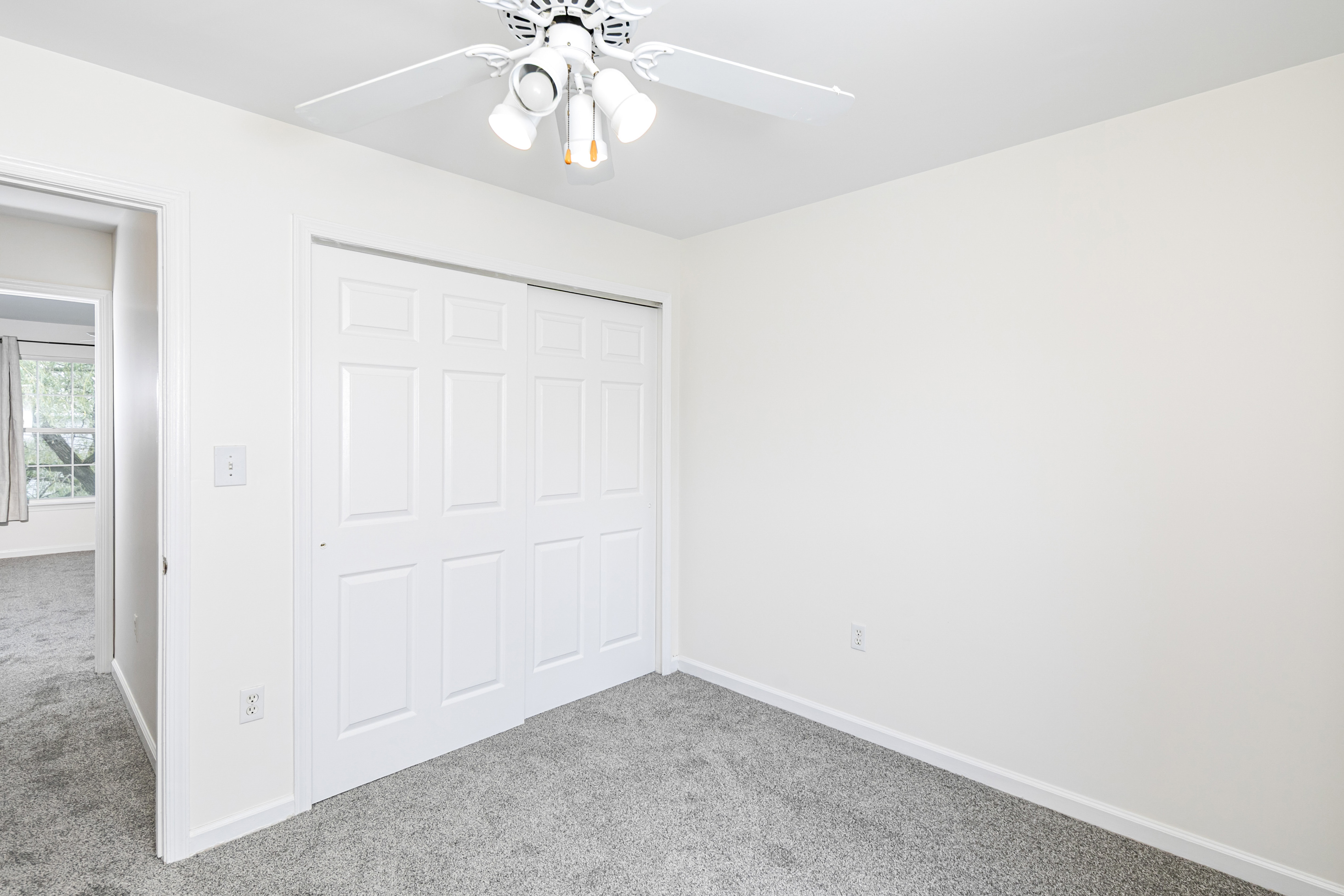  Open, Airy Living in Windsor Haven - 物件實景