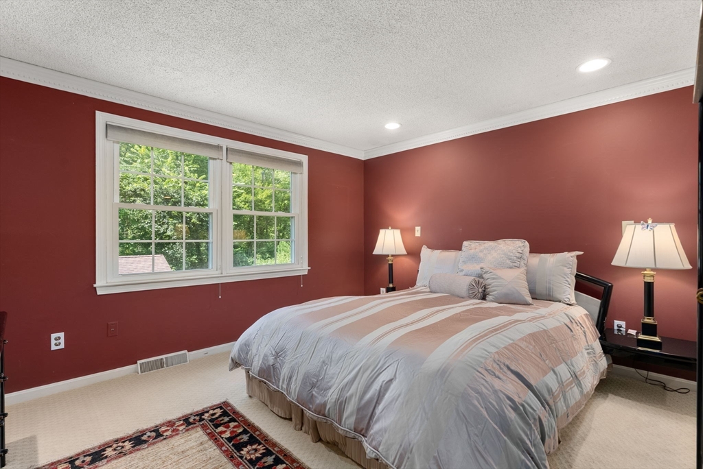 Agawam, Massachusetts, 01030, United States, 4 Bedrooms Bedrooms, ,3 BathroomsBathrooms,Residential,For Sale,1933274