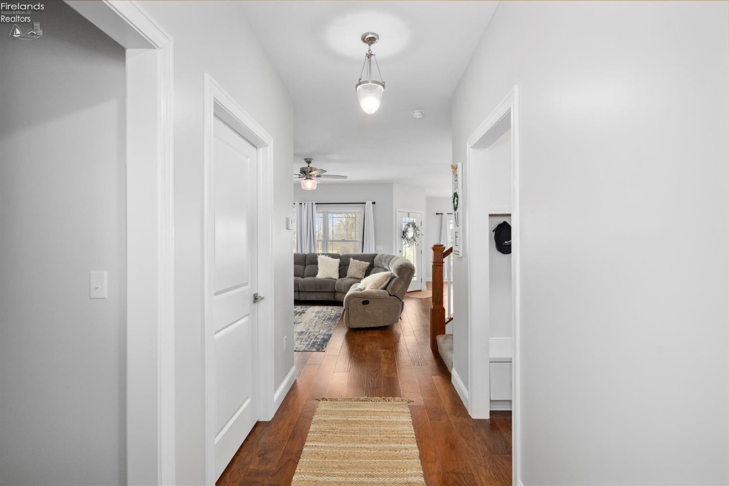 Marblehead, Ohio, 43440, United States, 4 Bedrooms Bedrooms, ,3 BathroomsBathrooms,Residential,For Sale,1921808