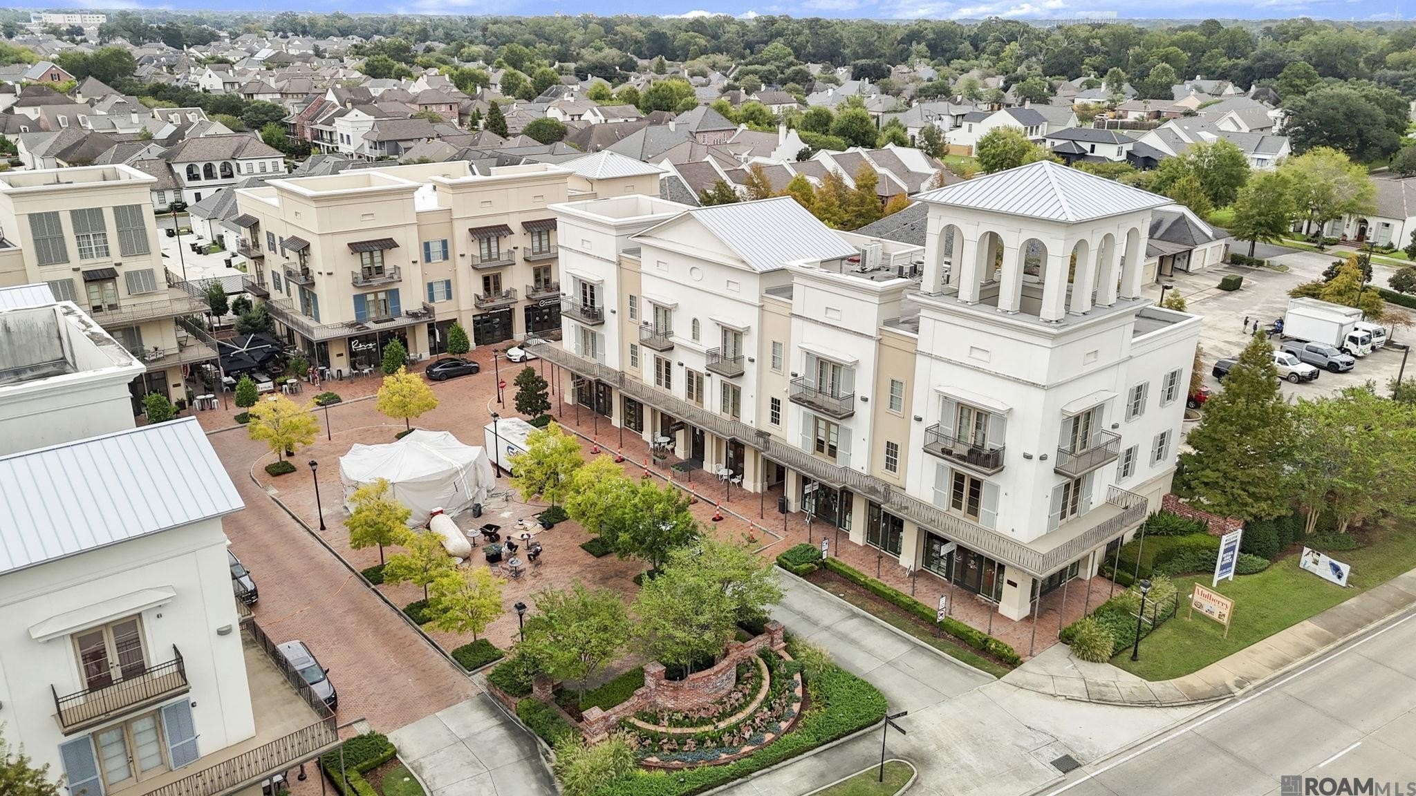 Baton Rouge, Louisiana, 70810, United States, 4 Bedrooms Bedrooms, ,4 BathroomsBathrooms,Residential,For Sale,2005537