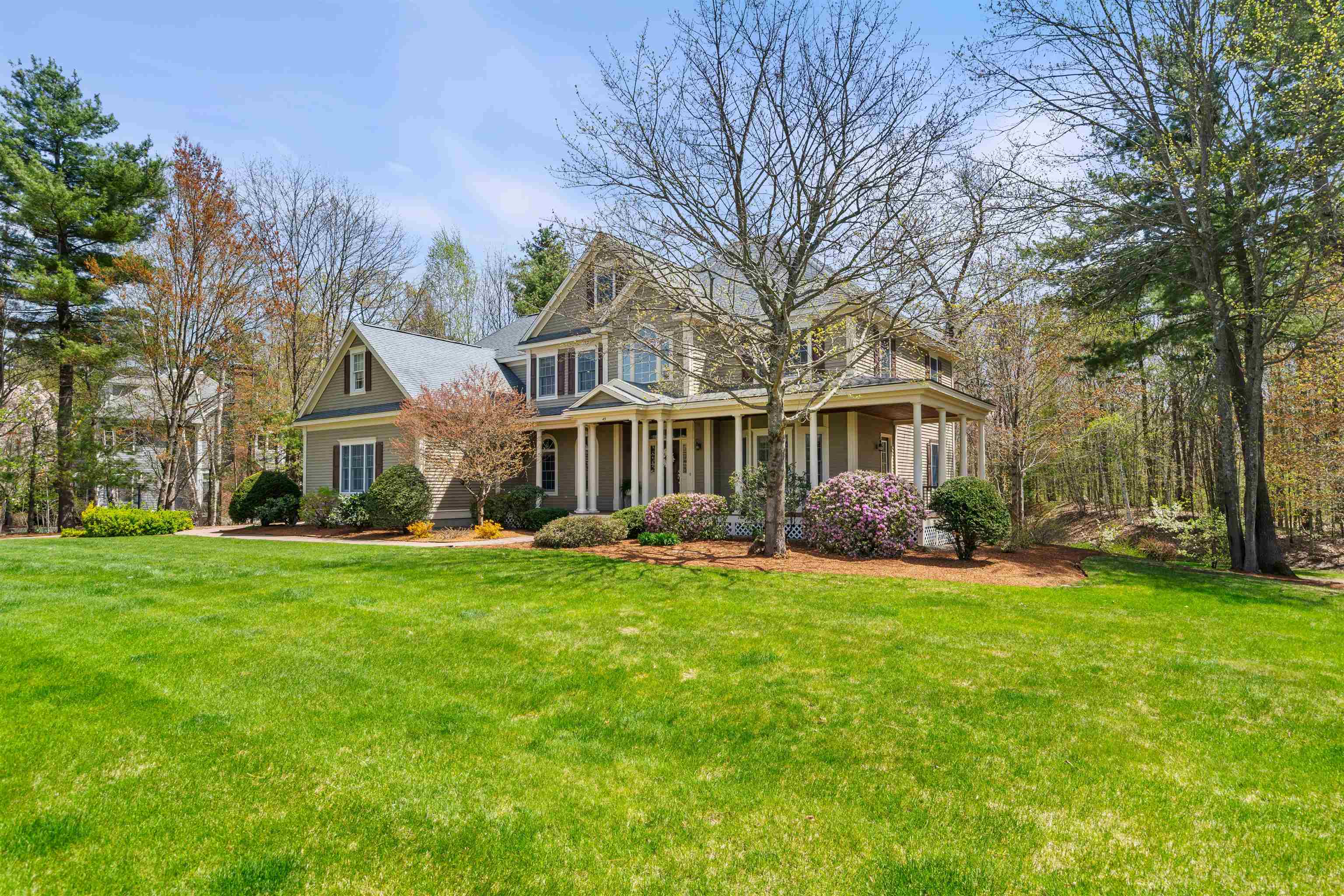 Hollis, New Hampshire, 03049, United States, 4 Bedrooms Bedrooms, ,3 BathroomsBathrooms,Residential,For Sale,1883296