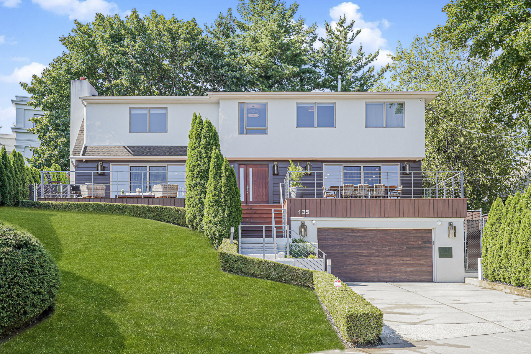 Staten Island, New York, 10304, United States, 4 Bedrooms Bedrooms, ,4 BathroomsBathrooms,Residential,For Sale,1949787