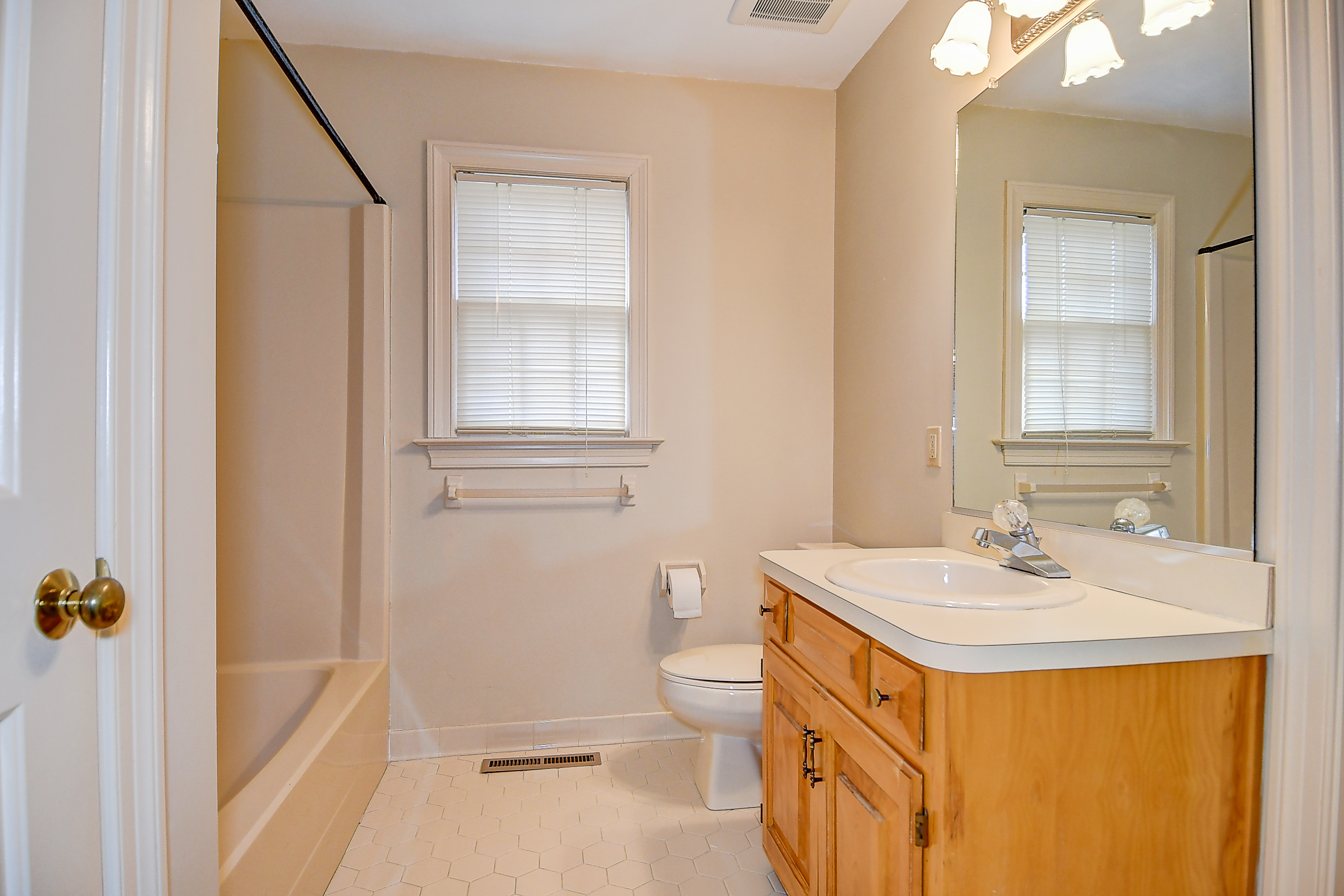 Norfolk, Virginia, 23518, United States, 4 Bedrooms Bedrooms, ,3 BathroomsBathrooms,Residential,For Sale,2006000