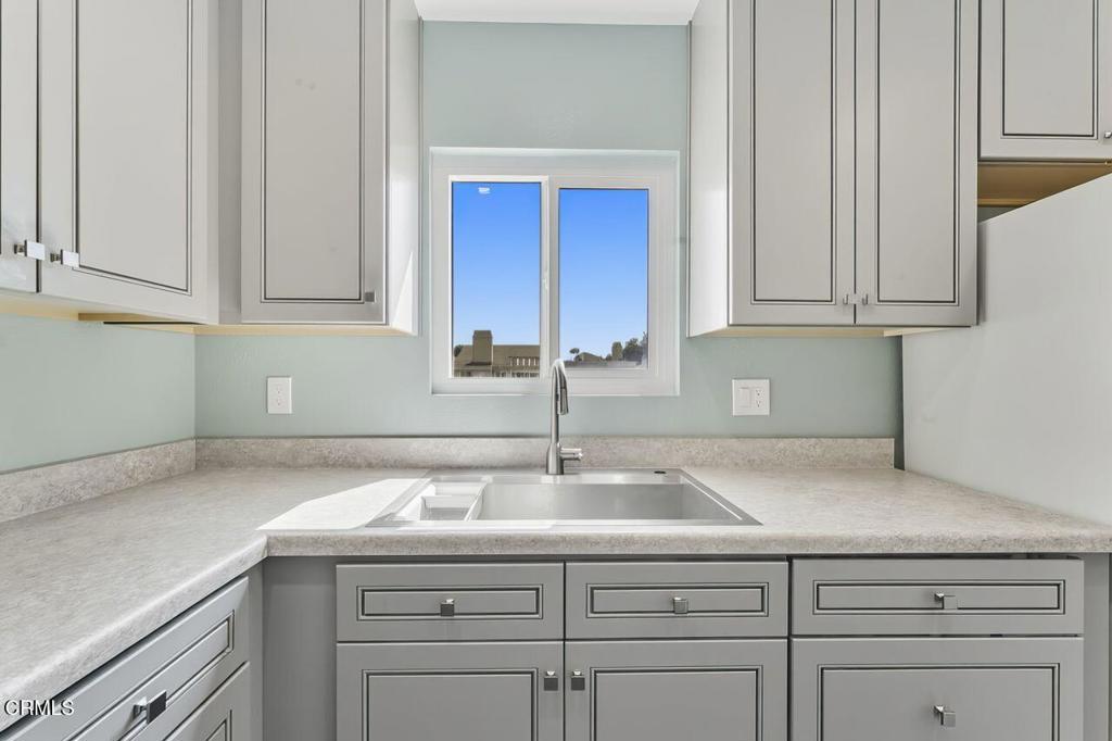 Ventura, California, 93003, United States, 2 Bedrooms Bedrooms, ,1 BathroomBathrooms,Residential,For Sale,1957237