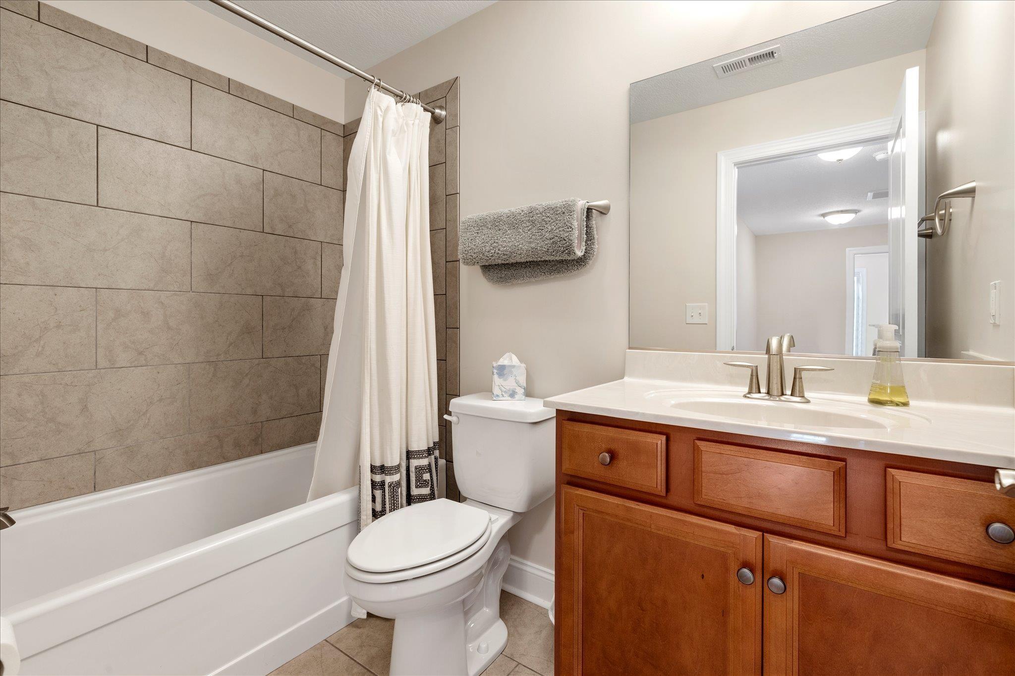 Blacksburg, Virginia, 24060, United States, 4 Bedrooms Bedrooms, ,3 BathroomsBathrooms,Residential,For Sale,1951169