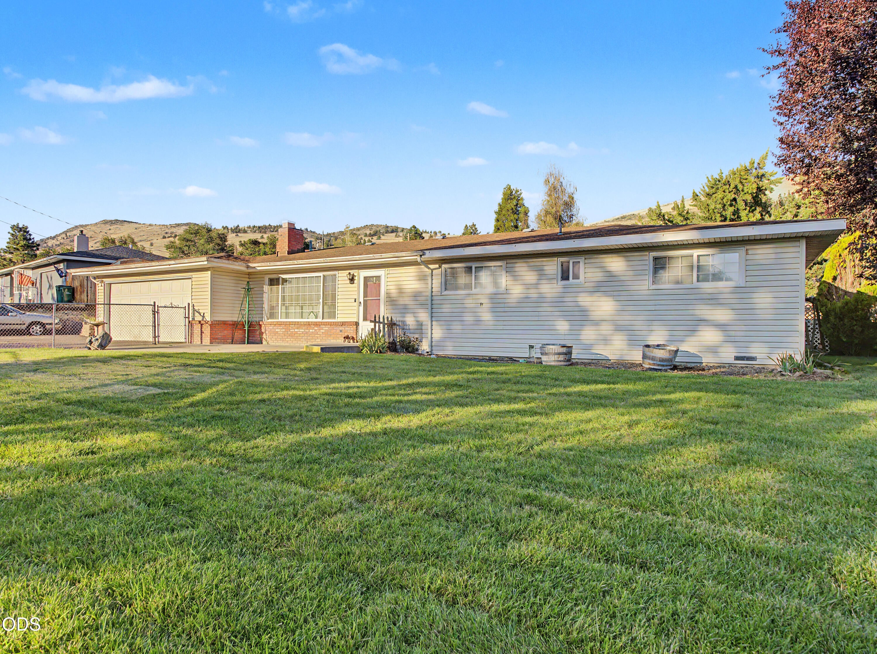 Carlson Dr, Klamath Falls, OR 97603