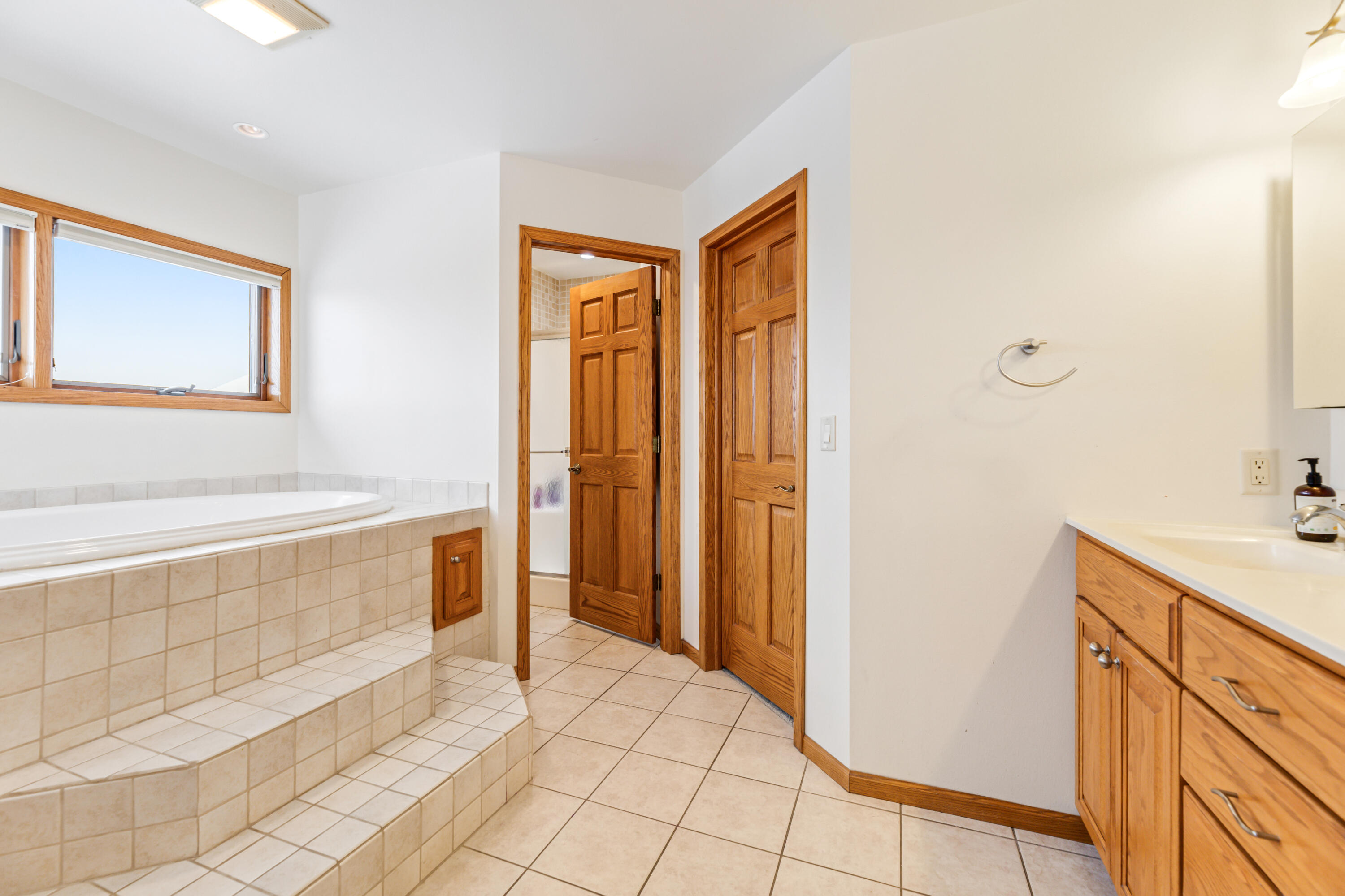 Shelby, Wisconsin, 54601, United States, 4 Bedrooms Bedrooms, ,4 BathroomsBathrooms,Residential,For Sale,2000335