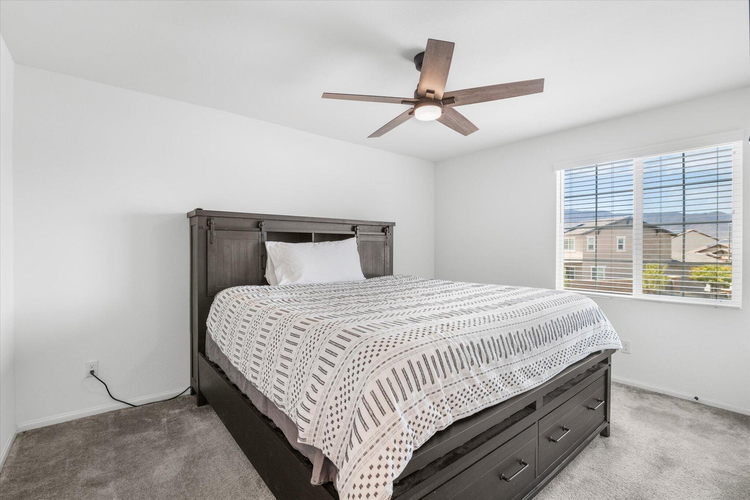 Lake Elsinore, California, 92530, United States, 3 Bedrooms Bedrooms, ,2 BathroomsBathrooms,Residential,For Sale,2007518