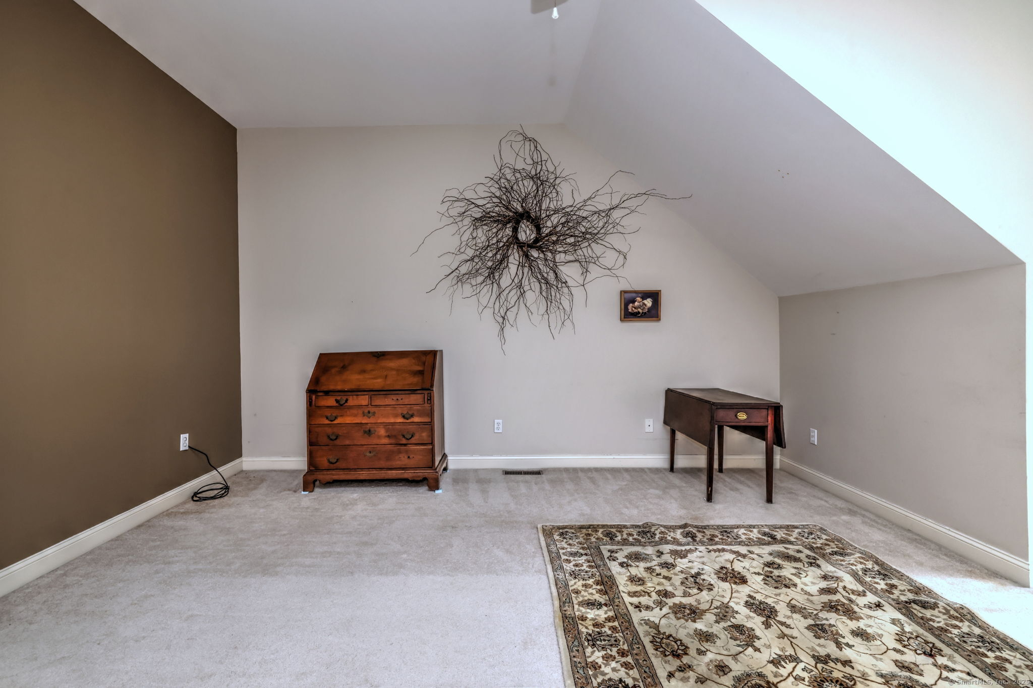 Shelton, Connecticut, 06484, United States, 2 Bedrooms Bedrooms, ,3 BathroomsBathrooms,Residential,For Sale,1933368