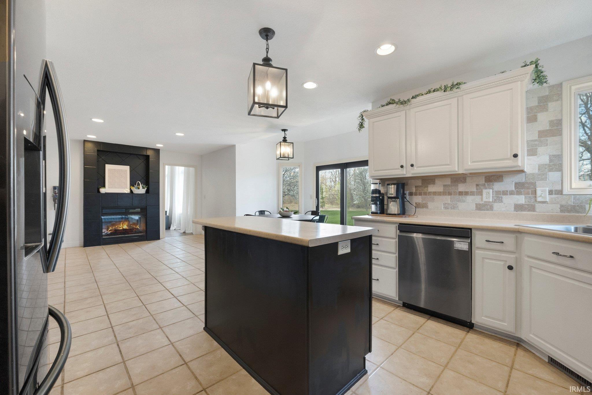 Leo, Indiana, 46765-9347, United States, 4 Bedrooms Bedrooms, ,5 BathroomsBathrooms,Residential,For Sale,1975042