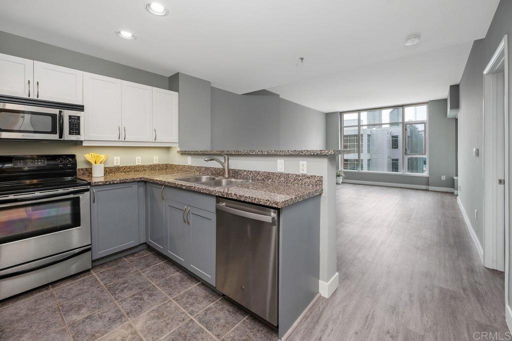 San Diego, California, 92101, United States, 1 Bedroom Bedrooms, ,1 BathroomBathrooms,Residential,For Sale,1898272