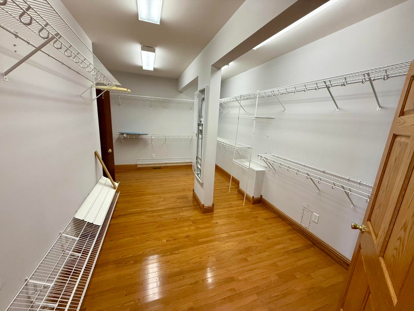 Somerset, Kentucky, 42501, United States, 5 Bedrooms Bedrooms, ,5 BathroomsBathrooms,Residential,For Sale,1975383