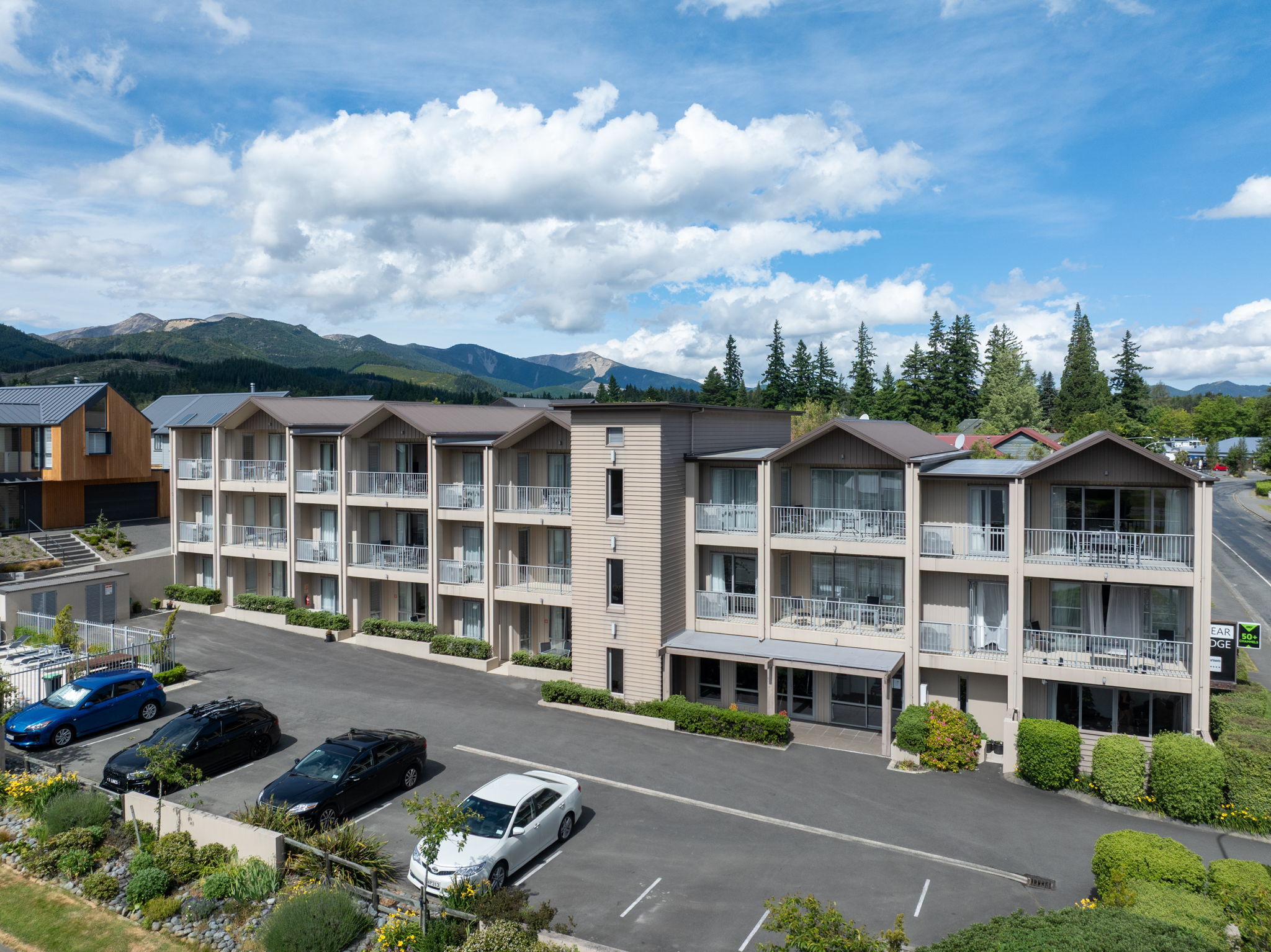  The Top Floor Advantage in Clear Ridge - 物件實景
