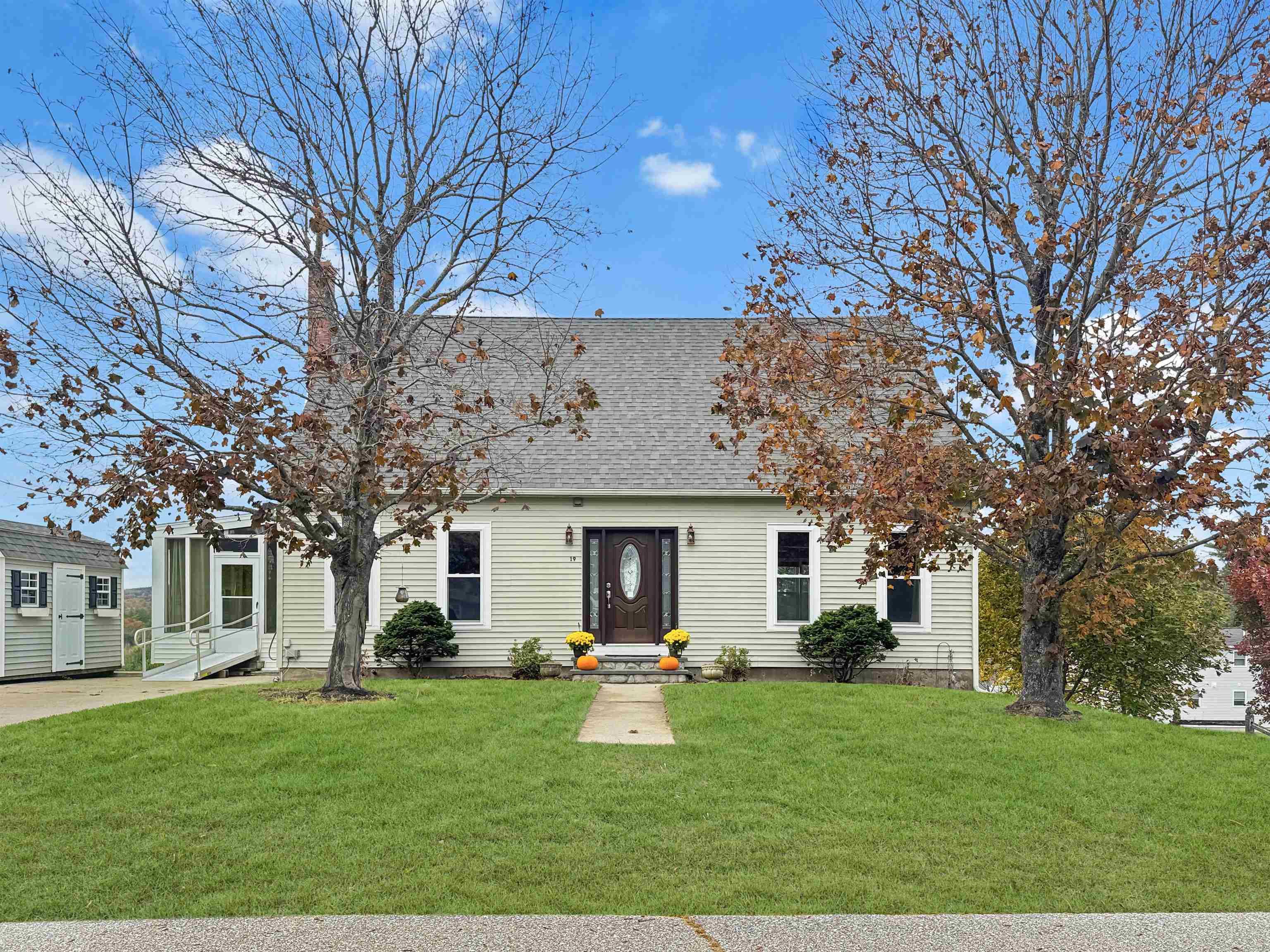 Epsom, New Hampshire, 03234, United States, 2 Bedrooms Bedrooms, ,3 BathroomsBathrooms,Residential,For Sale,1971379