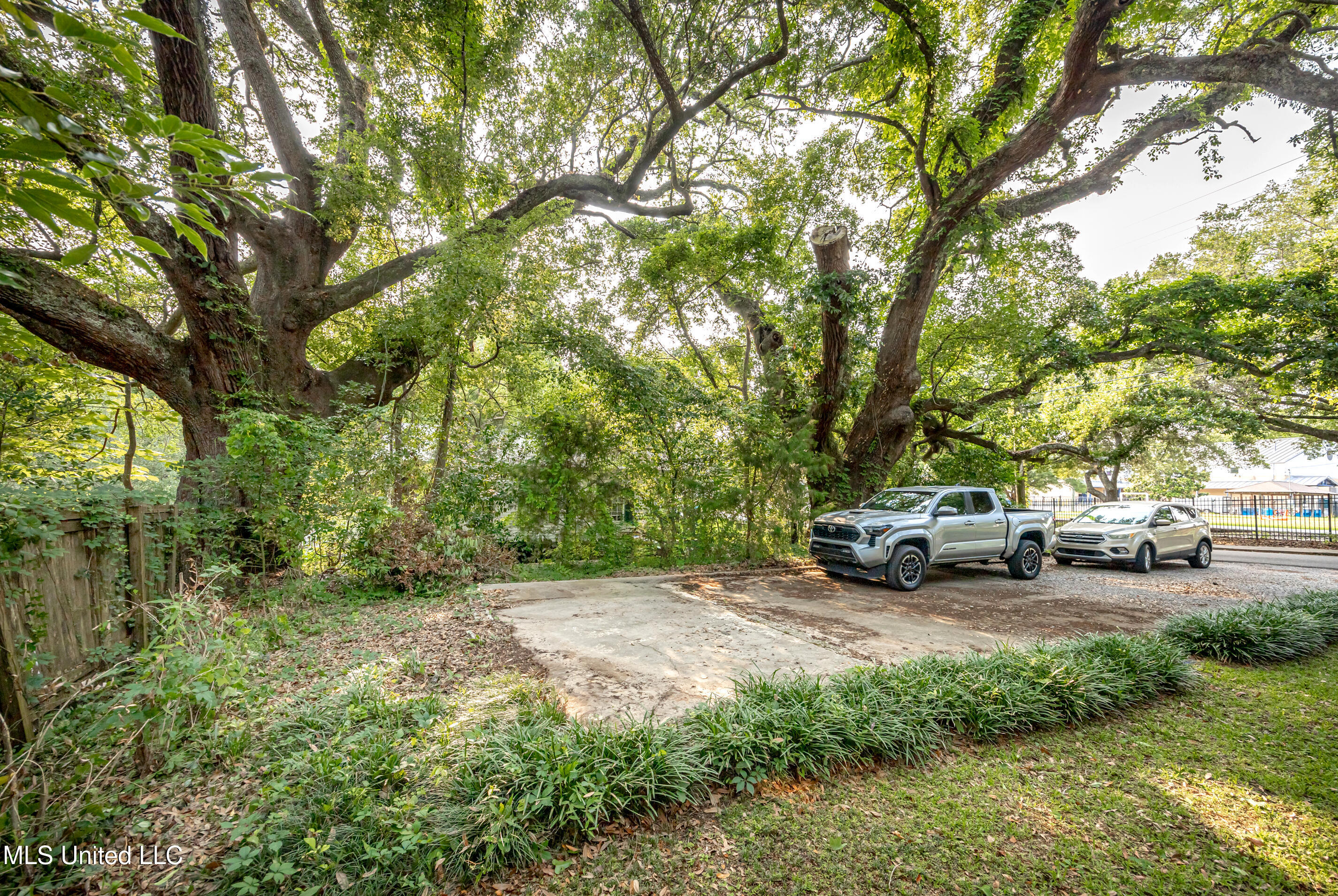 Ocean Springs, Mississippi, 39564, United States, 3 Bedrooms Bedrooms, ,2 BathroomsBathrooms,Residential,For Sale,1847227