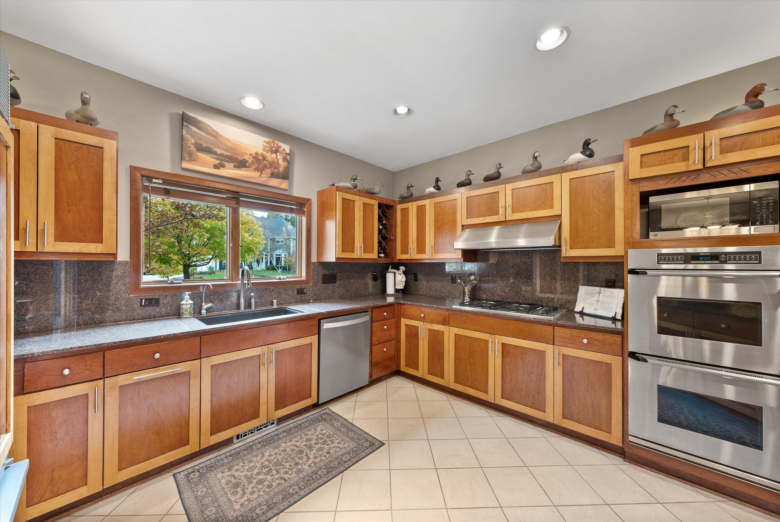 Grafton, Wisconsin, 53024, United States, 4 Bedrooms Bedrooms, ,6 BathroomsBathrooms,Residential,For Sale,1989565