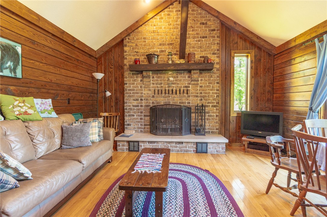 Jamestown, Pennsylvania, 16134, United States, 4 Bedrooms Bedrooms, ,3 BathroomsBathrooms,Residential,For Sale,1998073