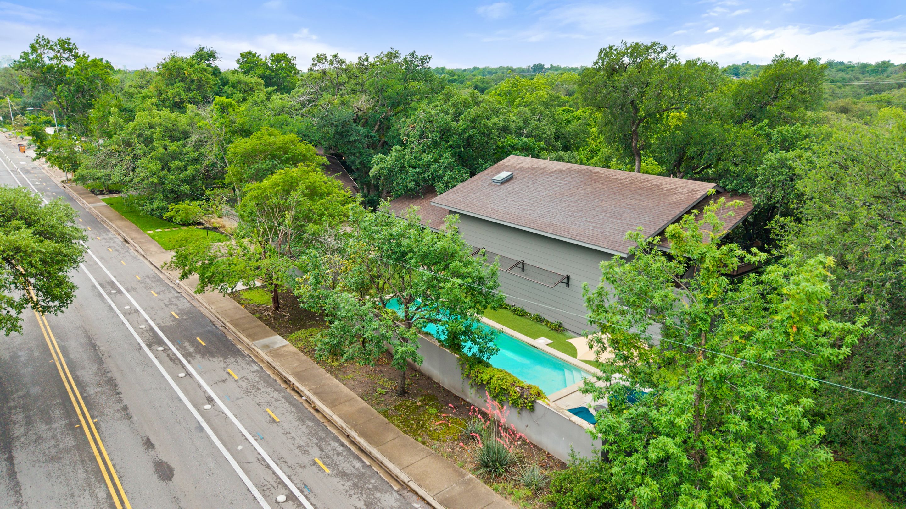  Sprawling Shoal Creek Retreat with Rare Privacy in Central Austin - 物件實景