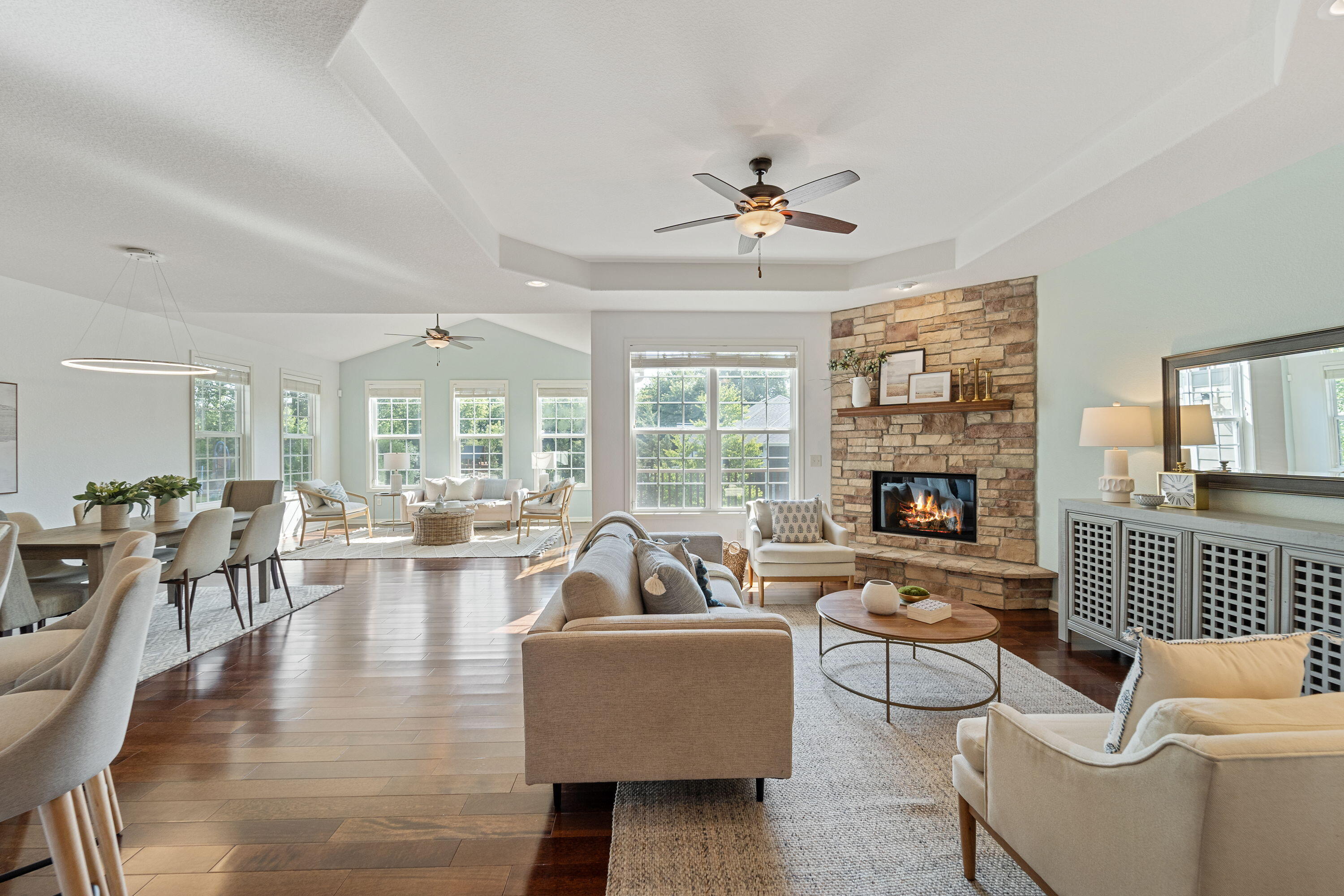Mequon, Wisconsin, 53092, United States, 4 Bedrooms Bedrooms, ,4 BathroomsBathrooms,Residential,For Sale,1920034