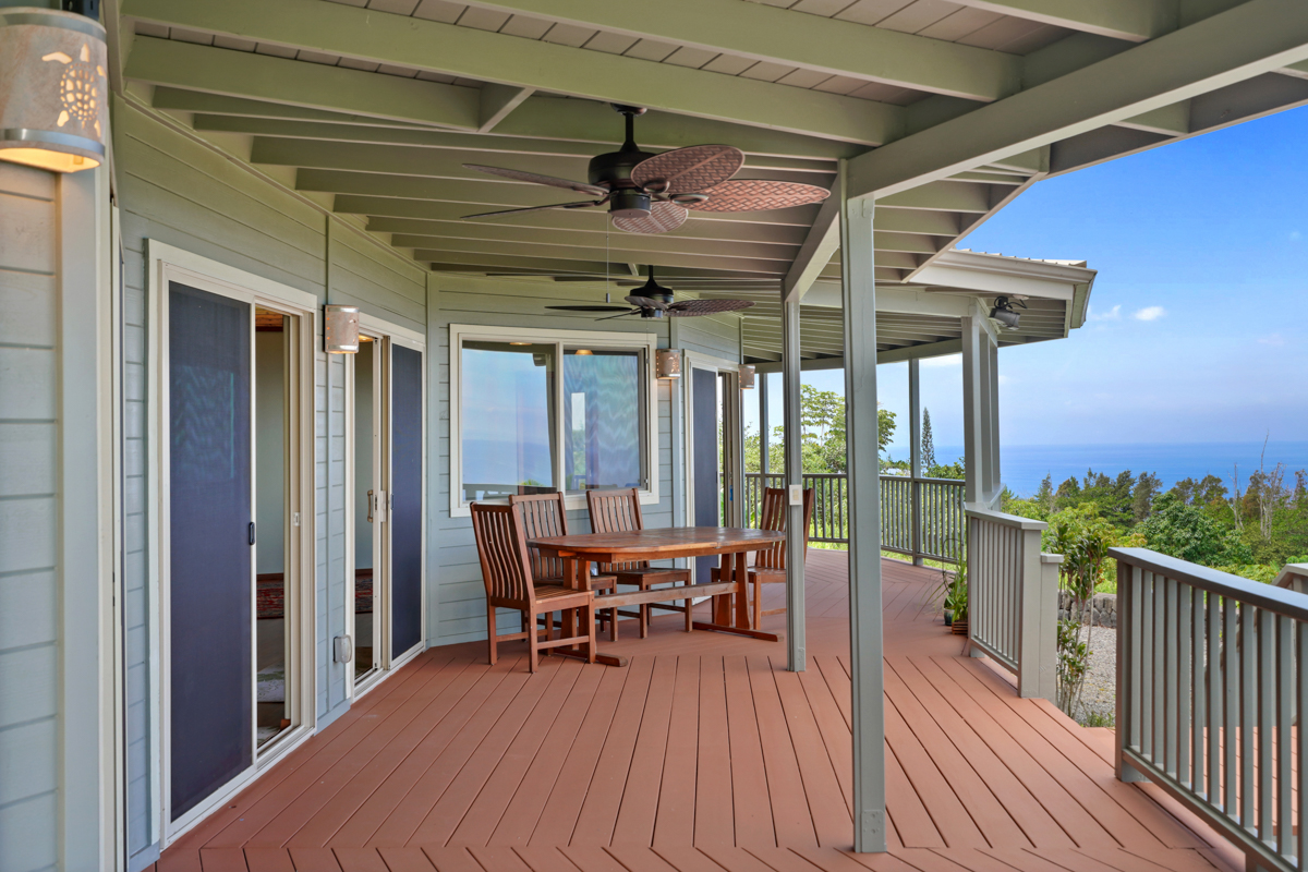 Captain Cook, Hawaii, 96704, United States, 2 Bedrooms Bedrooms, ,2 BathroomsBathrooms,Residential,For Sale,1941620