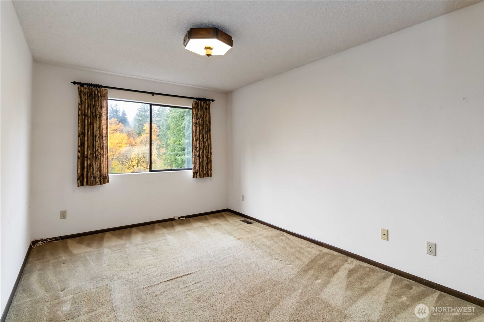 Longview, Washington, 98632, United States, 4 Bedrooms Bedrooms, ,2 BathroomsBathrooms,Residential,For Sale,1986535