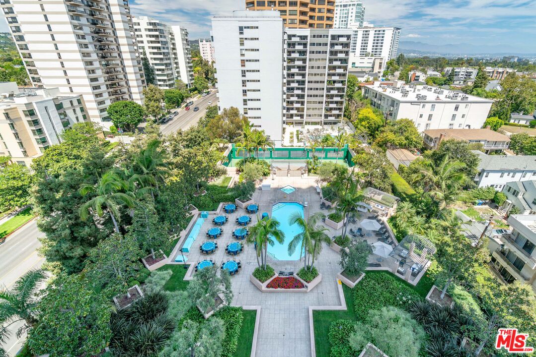 Los Angeles, California, 90024, United States, 2 Bedrooms Bedrooms, ,3 BathroomsBathrooms,Residential,For Sale,1932813