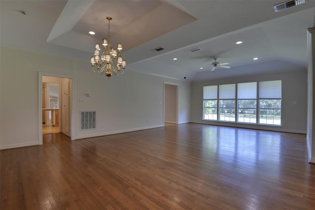 Arlington, Texas, 76015, United States, 4 Bedrooms Bedrooms, ,3 BathroomsBathrooms,Residential,For Sale,1984370