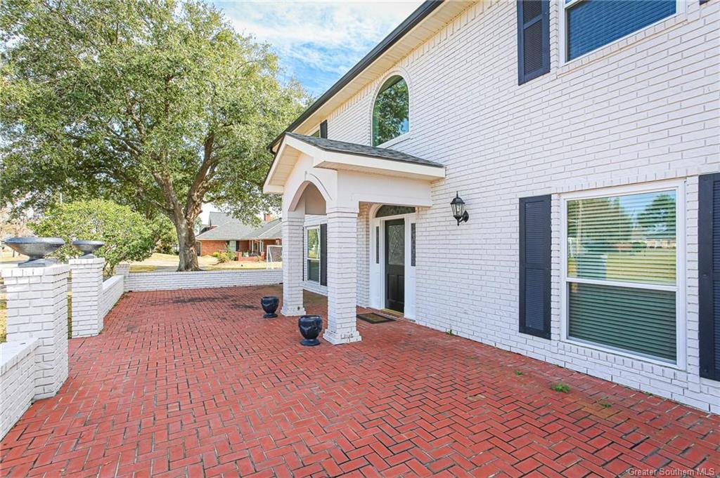 Lake Charles, Louisiana, 70605, United States, 5 Bedrooms Bedrooms, ,6 BathroomsBathrooms,Residential,For Sale,1974733