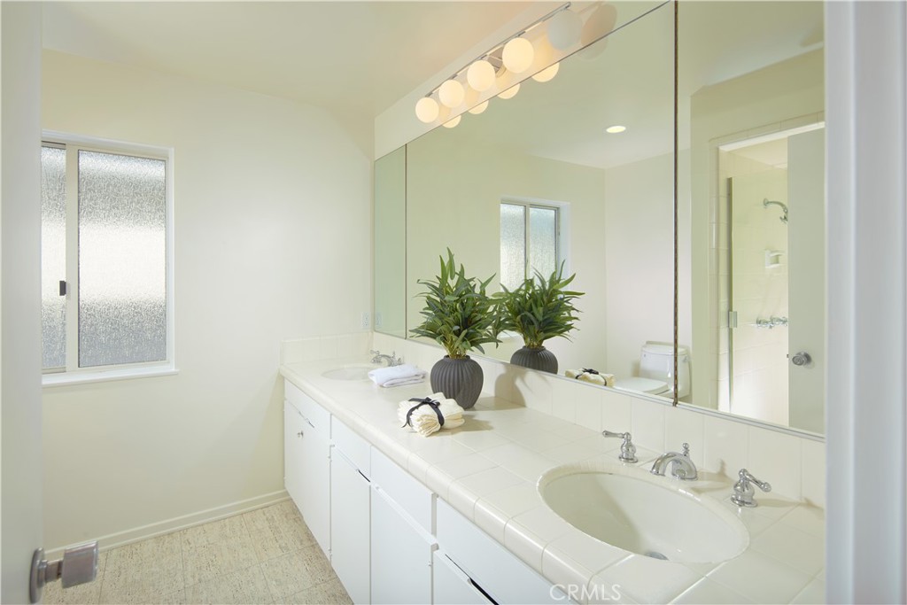 Newport Beach, California, 92660, United States, 8 Bedrooms Bedrooms, ,2 BathroomsBathrooms,Residential,For Sale,1877447