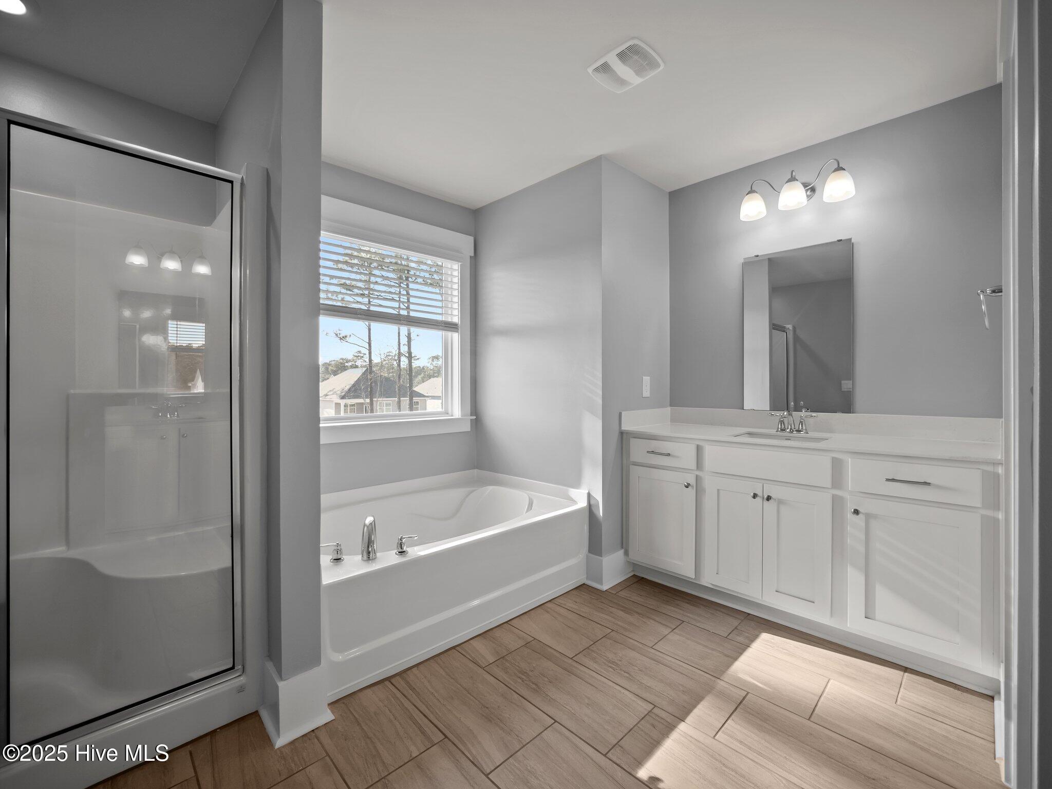 Newport, North Carolina, 28570, United States, 4 Bedrooms Bedrooms, ,3 BathroomsBathrooms,Residential,For Sale,1991180