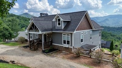 Hiawassee, Georgia, 30546, United States, 3 Bedrooms Bedrooms, ,4 BathroomsBathrooms,Residential,For Sale,1933523